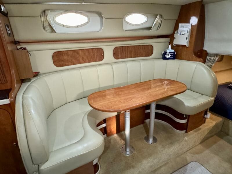 2004 Rinker 342 Fiesta Vee