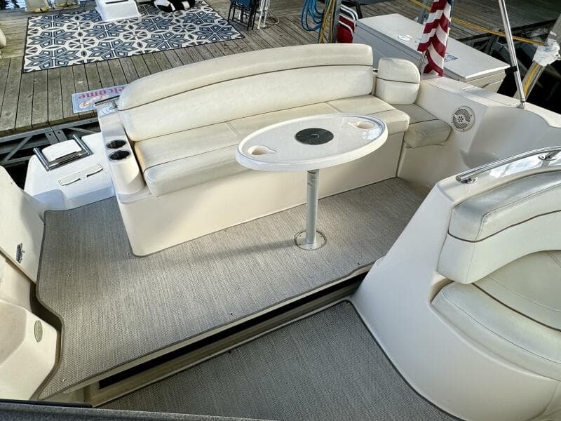 2004 Rinker 342 Fiesta Vee