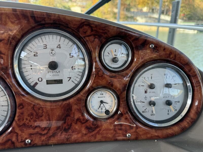 2004 Rinker 342 Fiesta Vee