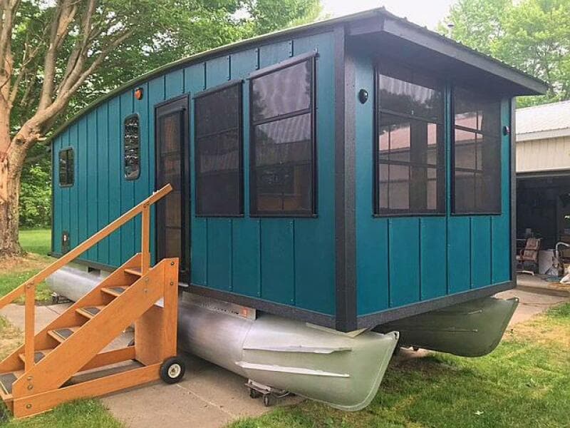 2023 Custom 25 Hadlee Houseboat