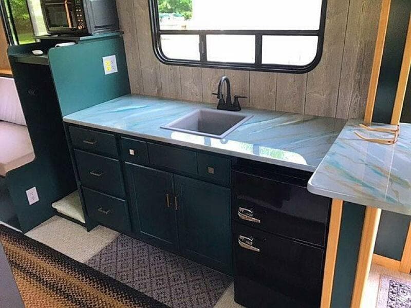 2023 Custom 25 Hadlee Houseboat