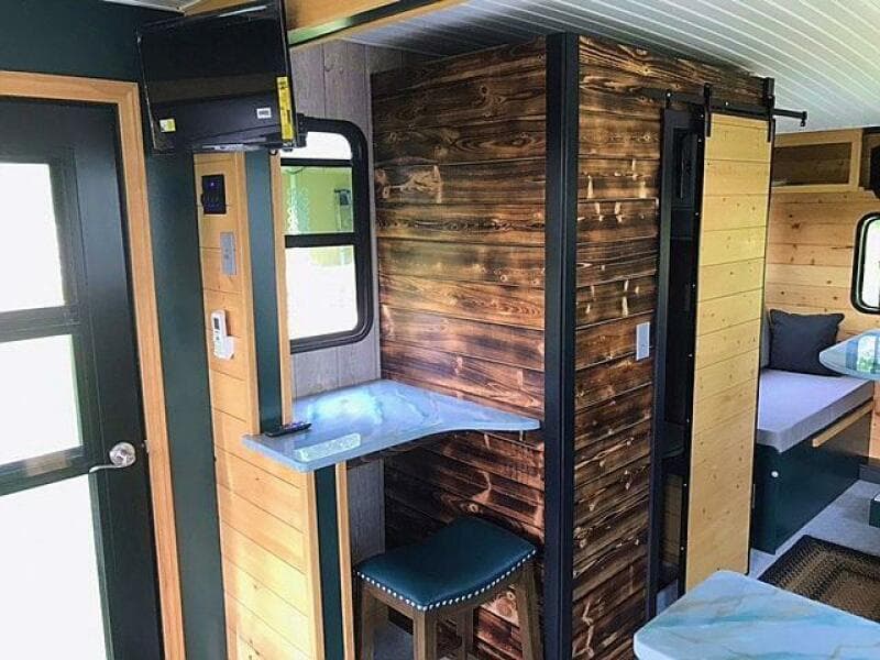 2023 Custom 25 Hadlee Houseboat