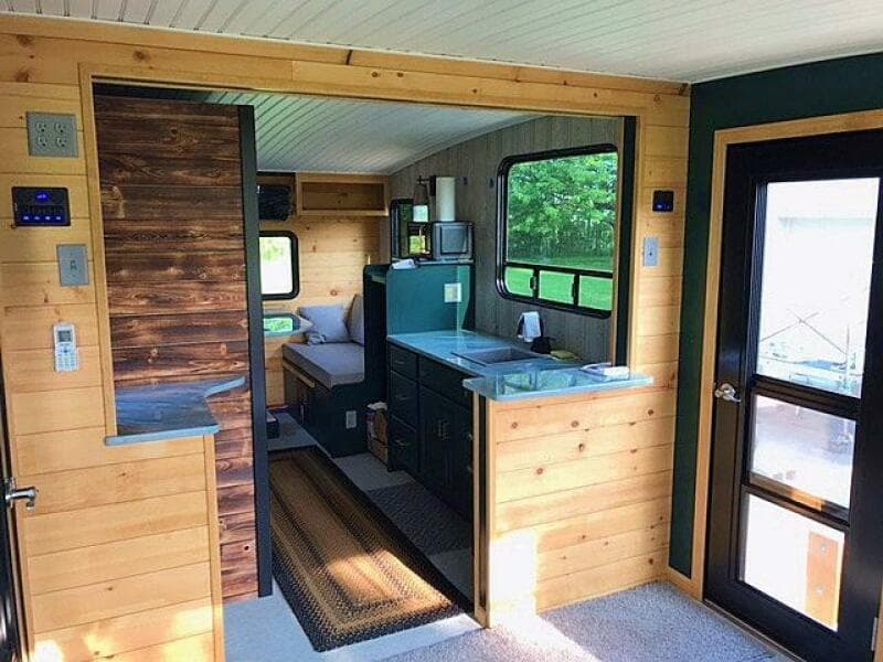 2023 Custom 25 Hadlee Houseboat