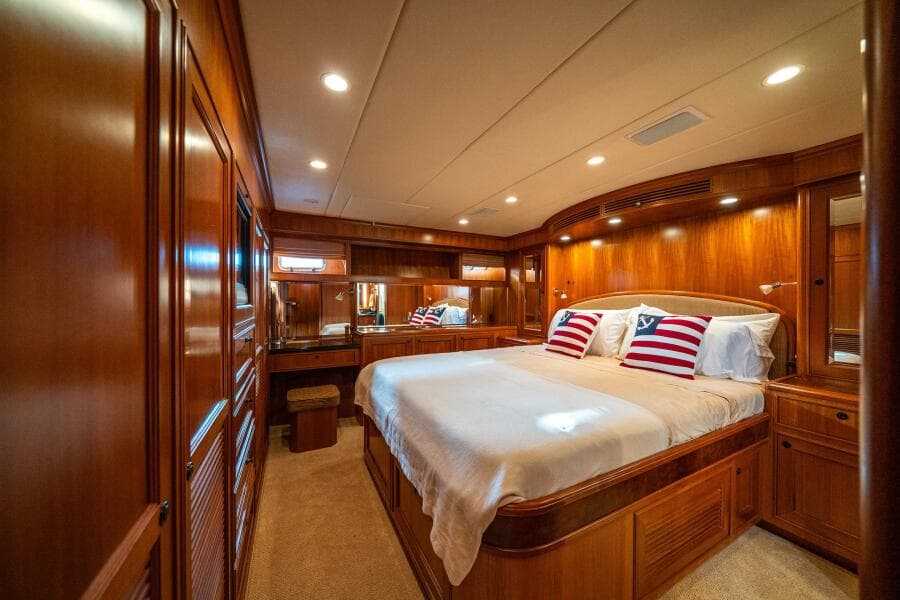 2006 Offshore Yachts 72 Pilothouse