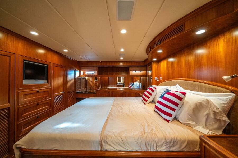 2006 Offshore Yachts 72 Pilothouse