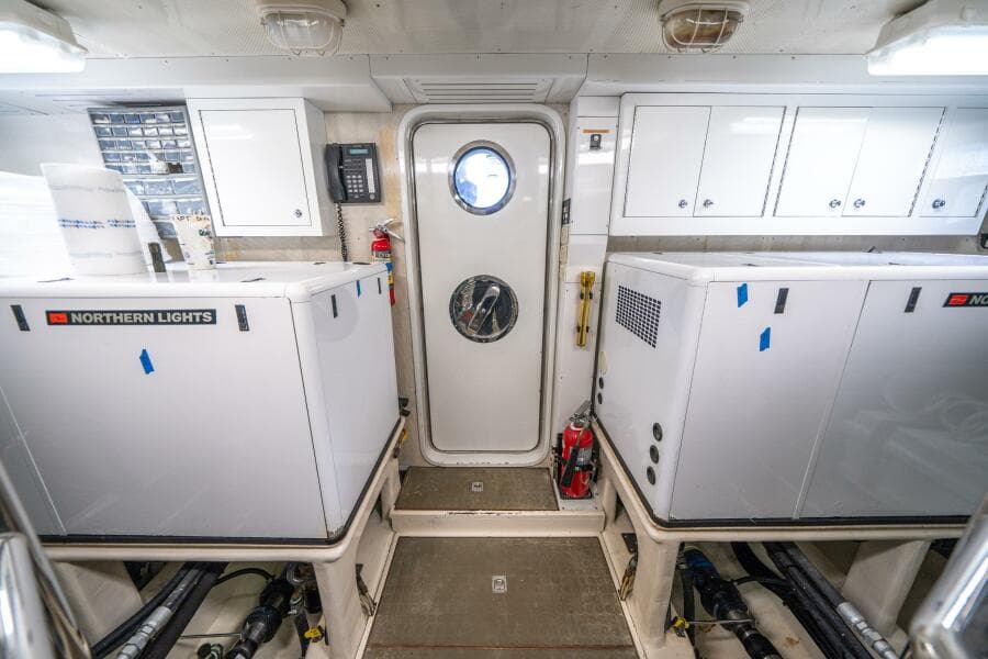 2006 Offshore Yachts 72 Pilothouse