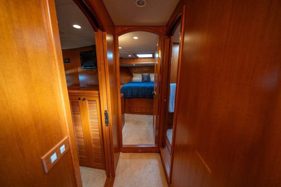 2006 Offshore Yachts 72 Pilothouse