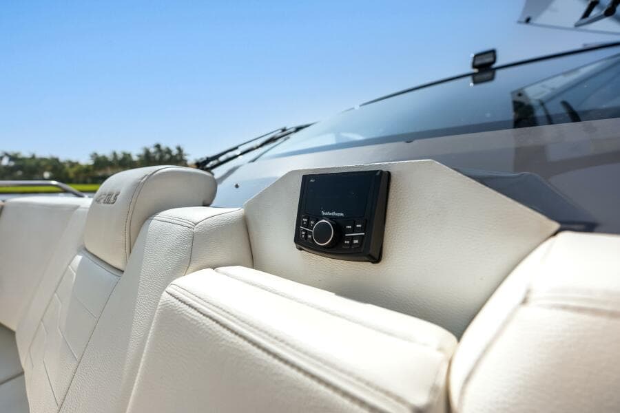 2023 Cruisers Yachts 42 GLS OB