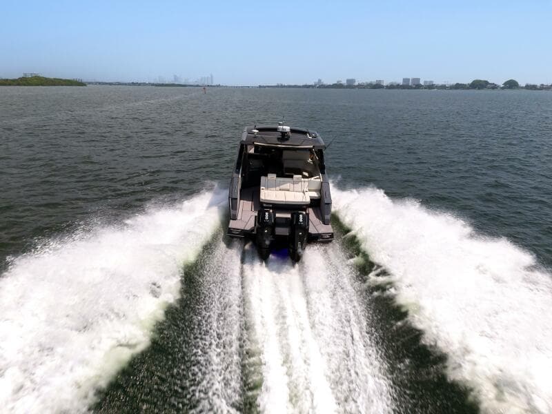 2023 Cruisers Yachts 42 GLS OB