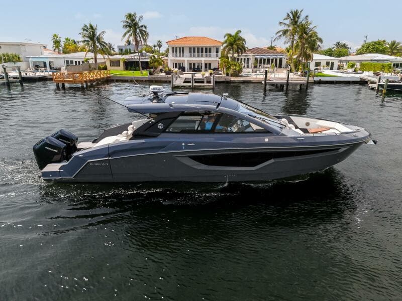 2023 Cruisers Yachts 42 GLS OB