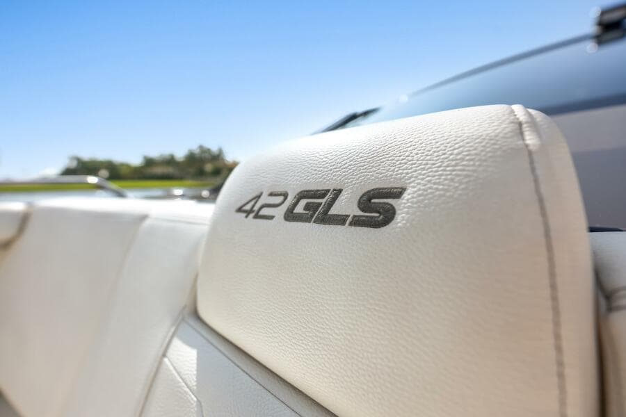 2023 Cruisers Yachts 42 GLS OB