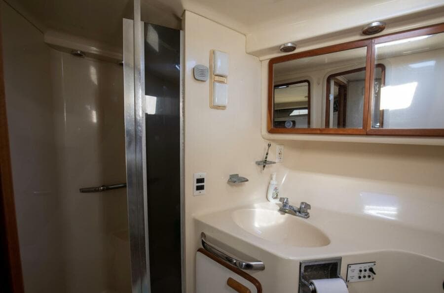 1990 Sea Ray 420 Sundancer