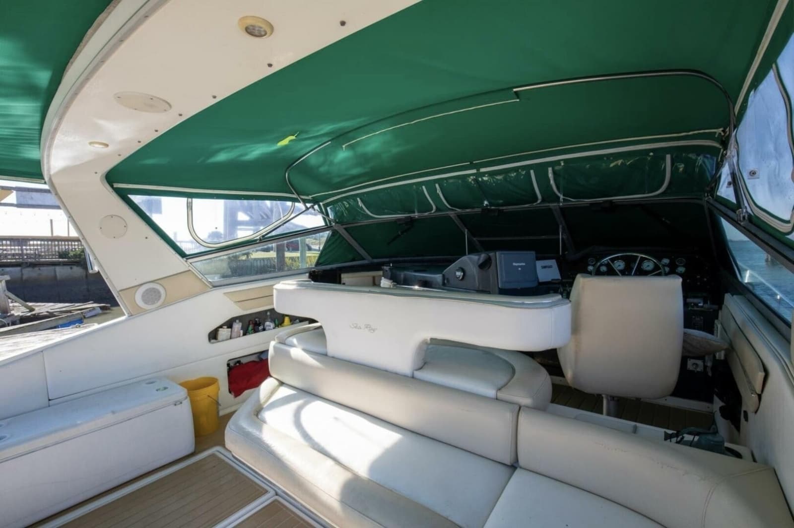 1990 Sea Ray 420 Sundancer - Photo 15