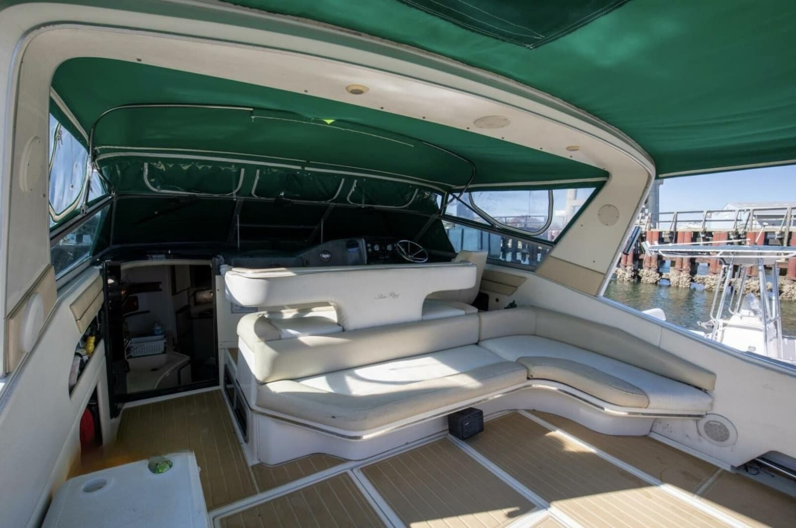 1990 Sea Ray 420 Sundancer - Photo 14