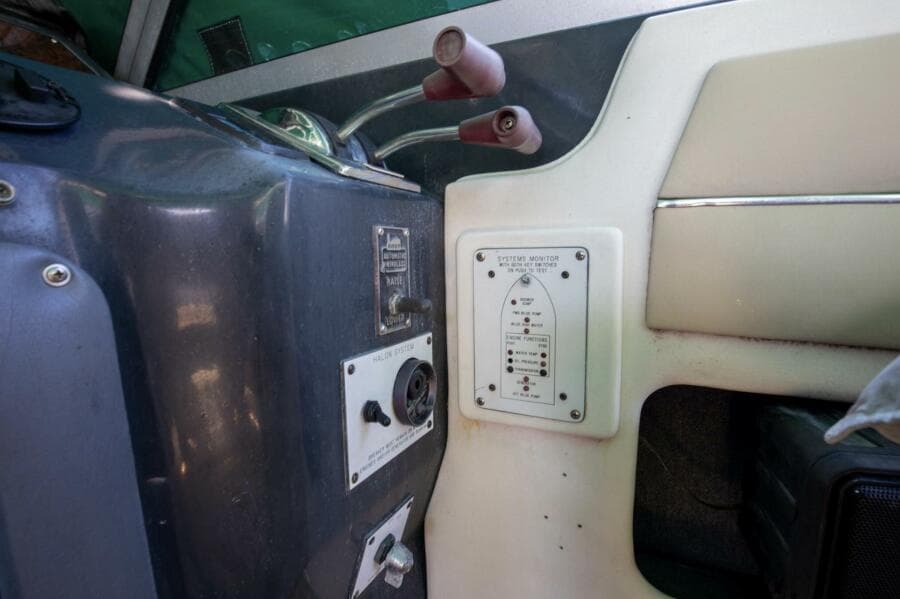 1990 Sea Ray 420 Sundancer