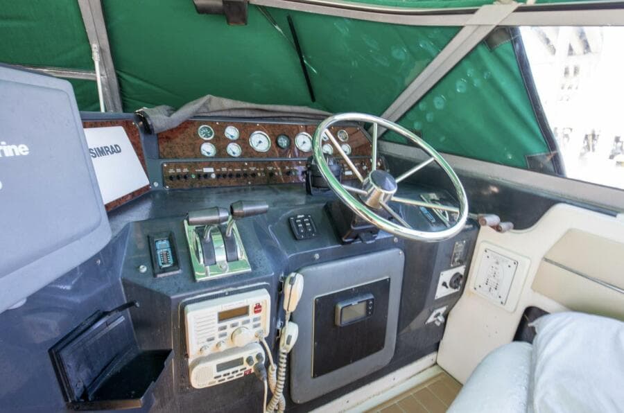 1990 Sea Ray 420 Sundancer