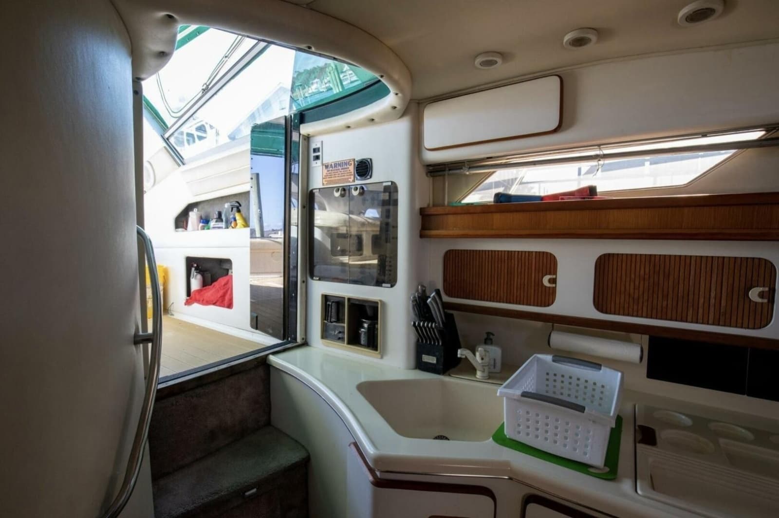 1990 Sea Ray 420 Sundancer - Photo 21