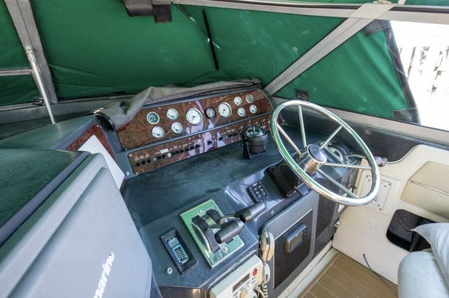 1990 Sea Ray 420 Sundancer