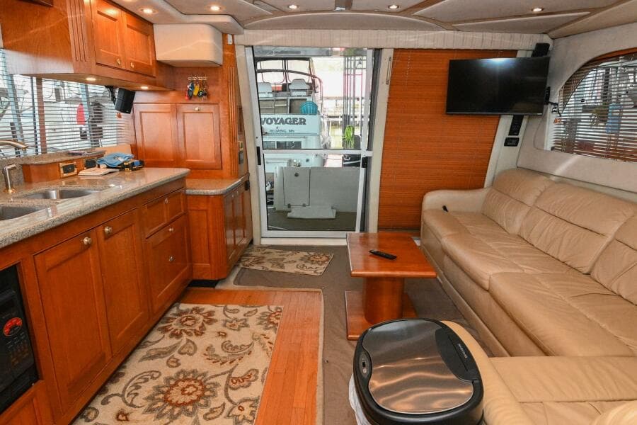 2002 Cruisers Yachts 5000 Sedan Sport