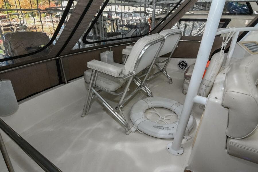 2002 Cruisers Yachts 5000 Sedan Sport