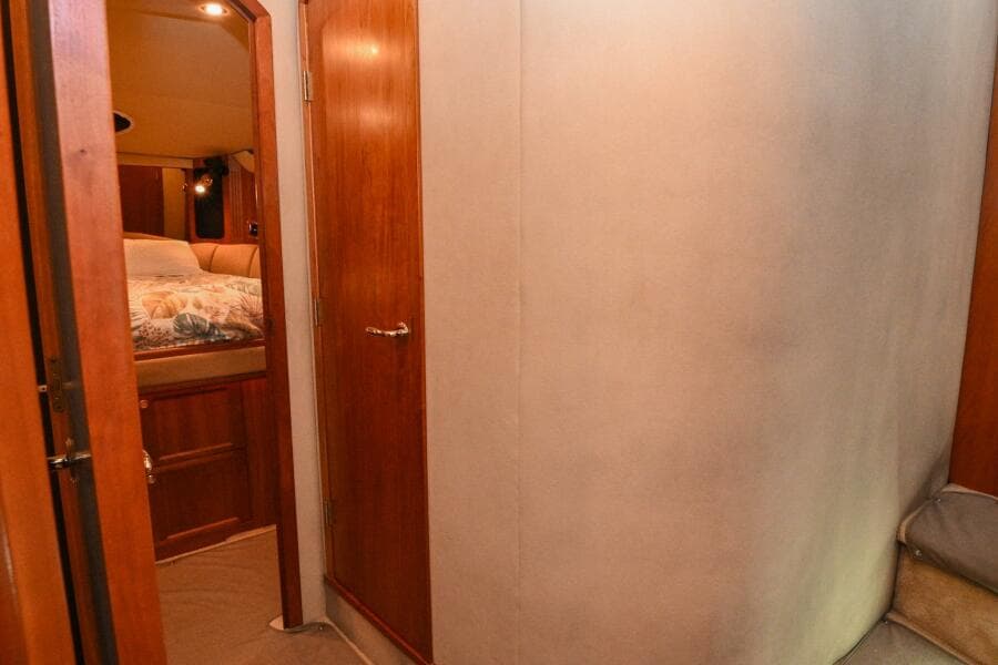 2002 Cruisers Yachts 5000 Sedan Sport