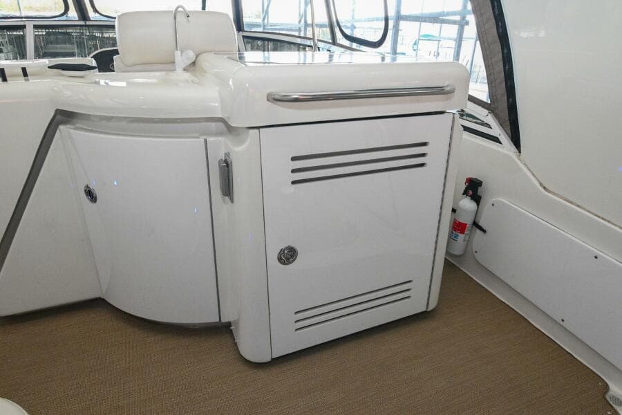 2002 Cruisers Yachts 5000 Sedan Sport