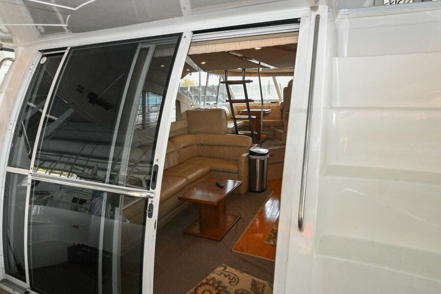 2002 Cruisers Yachts 5000 Sedan Sport