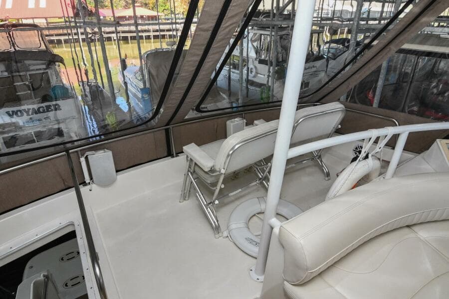 2002 Cruisers Yachts 5000 Sedan Sport