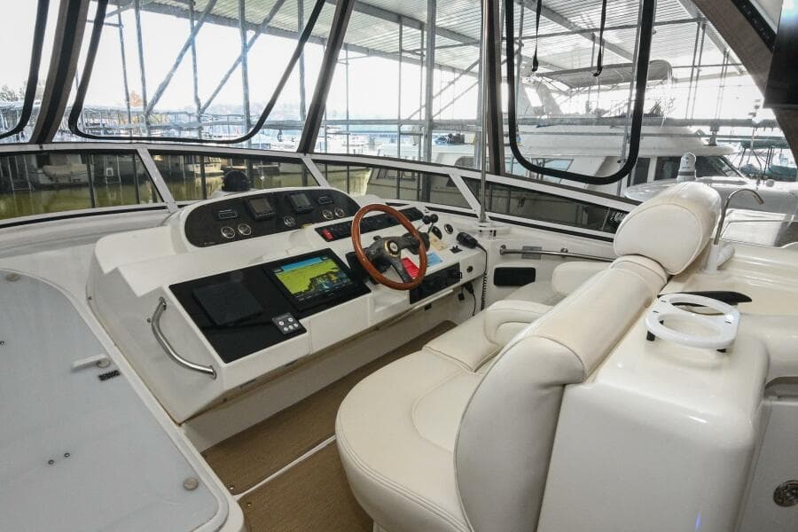 2002 Cruisers Yachts 5000 Sedan Sport