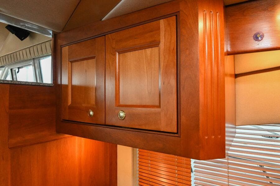 2002 Cruisers Yachts 5000 Sedan Sport