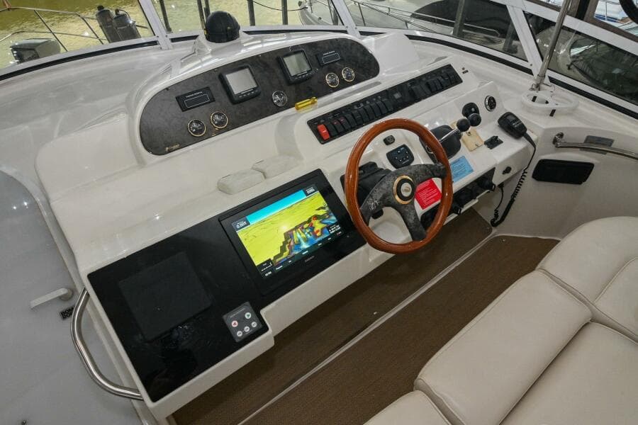 2002 Cruisers Yachts 5000 Sedan Sport