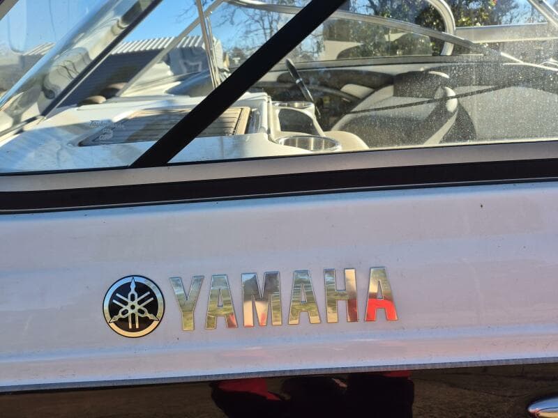 2011 Yamaha Boats 242 Limited S