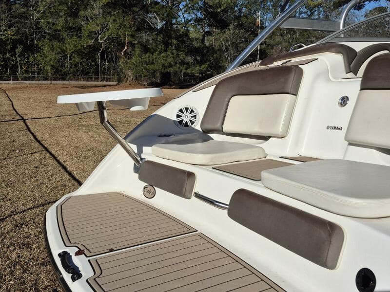 2011 Yamaha Boats 242 Limited S