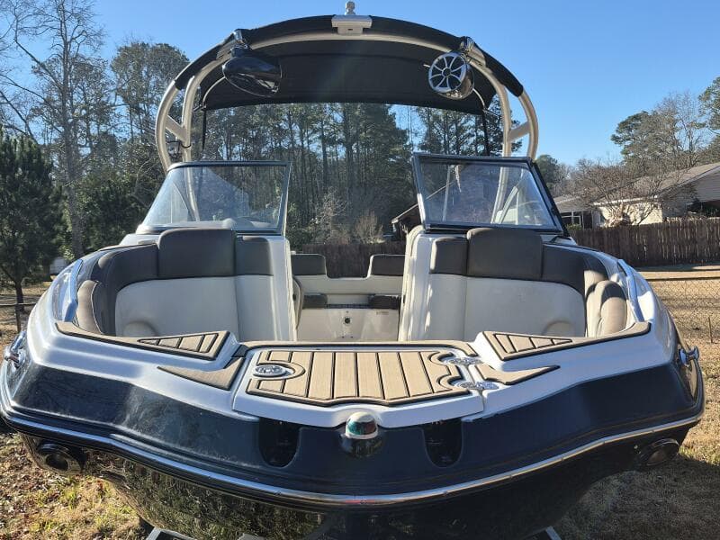 2011 Yamaha Boats 242 Limited S