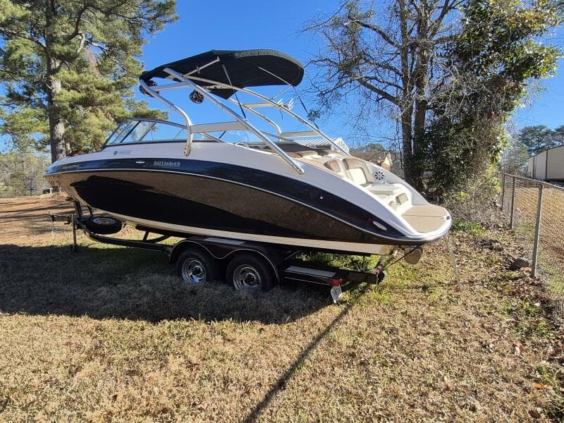 2011 Yamaha Boats 242 Limited S