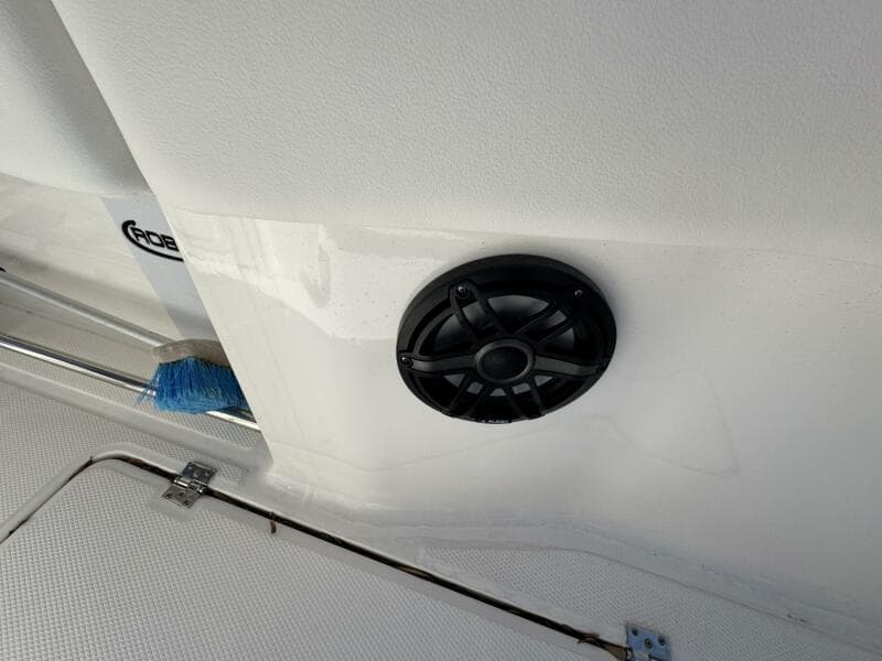 2023 Robalo R270 Center Console