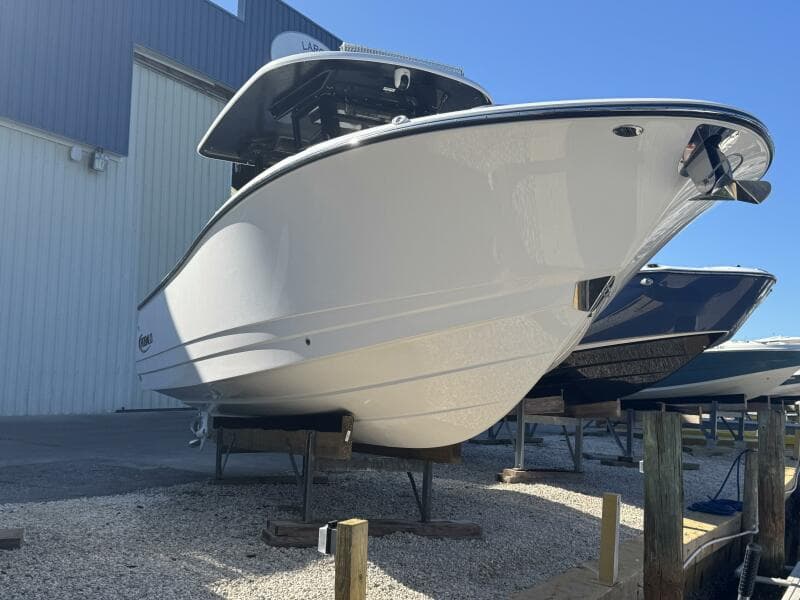 2023 Robalo R270 Center Console
