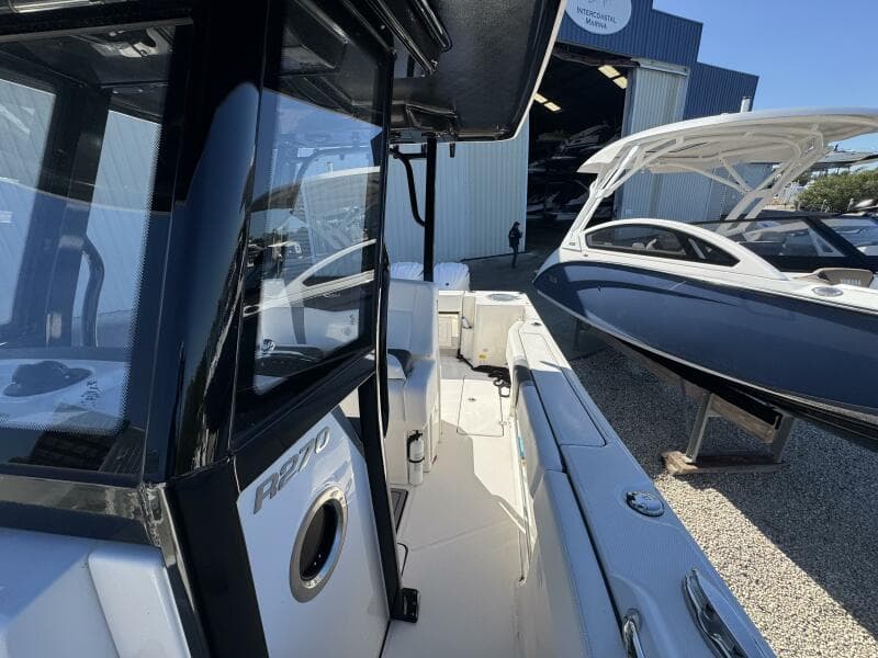 2023 Robalo R270 Center Console