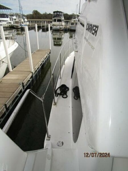 40' Carver port side deck2