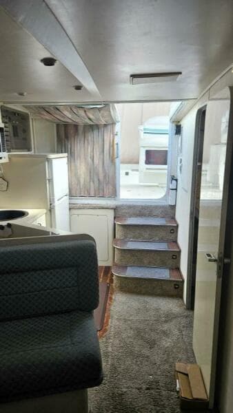 1990 Trojan 11M Express