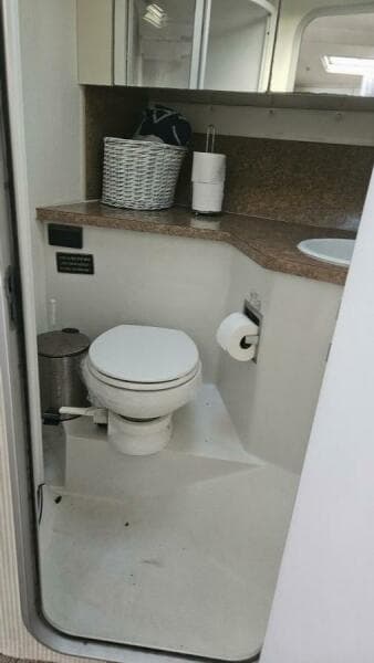 1990 Trojan 11M Express