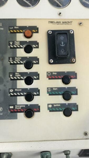 1990 Trojan 11M Express