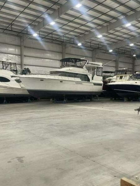 1995 Carver 440 Aft Cabin