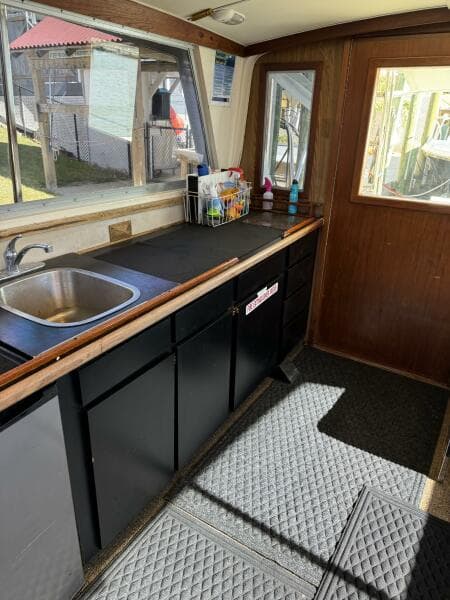 1983 Bertram 385 Convertible Cast Off II