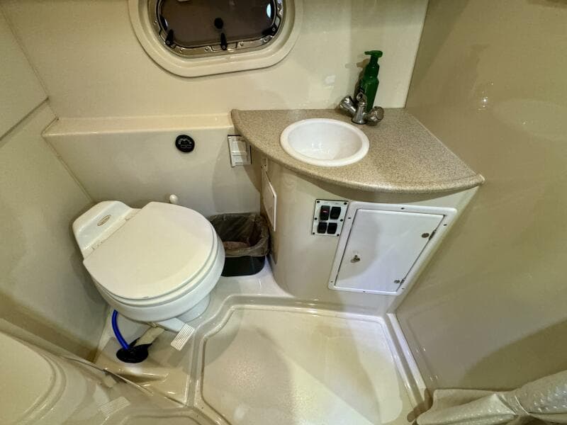 2004 Four Winns Vista 288