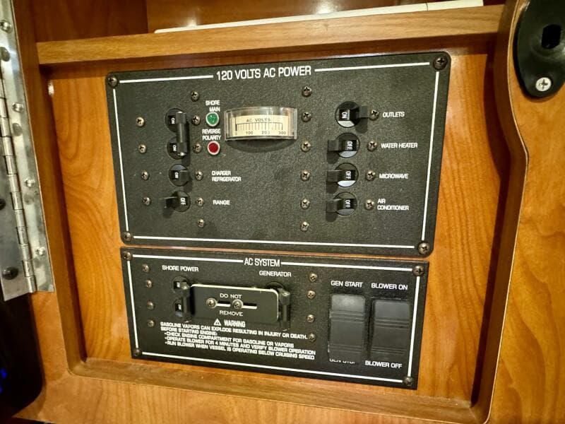 2004 Four Winns Vista 288