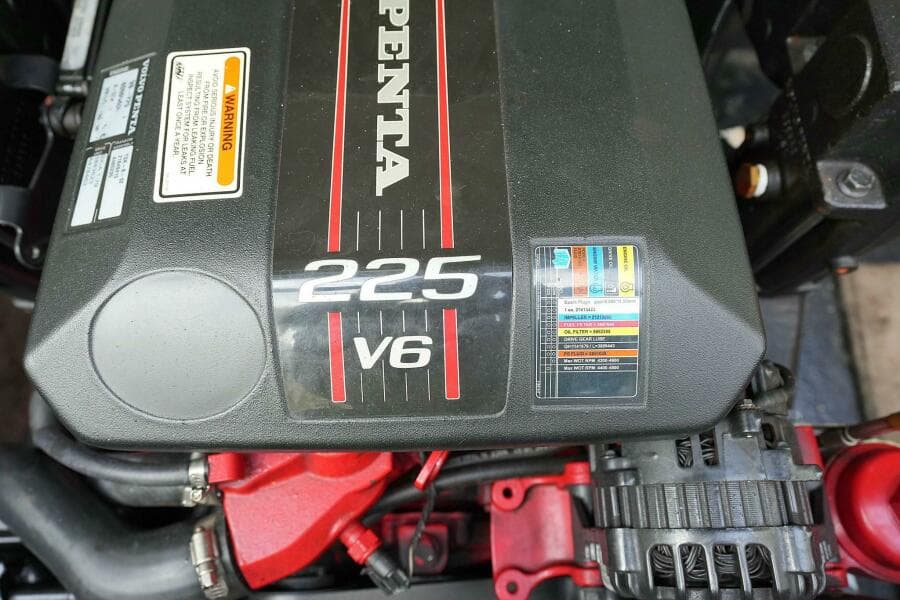 2016 Stingray 225 CR