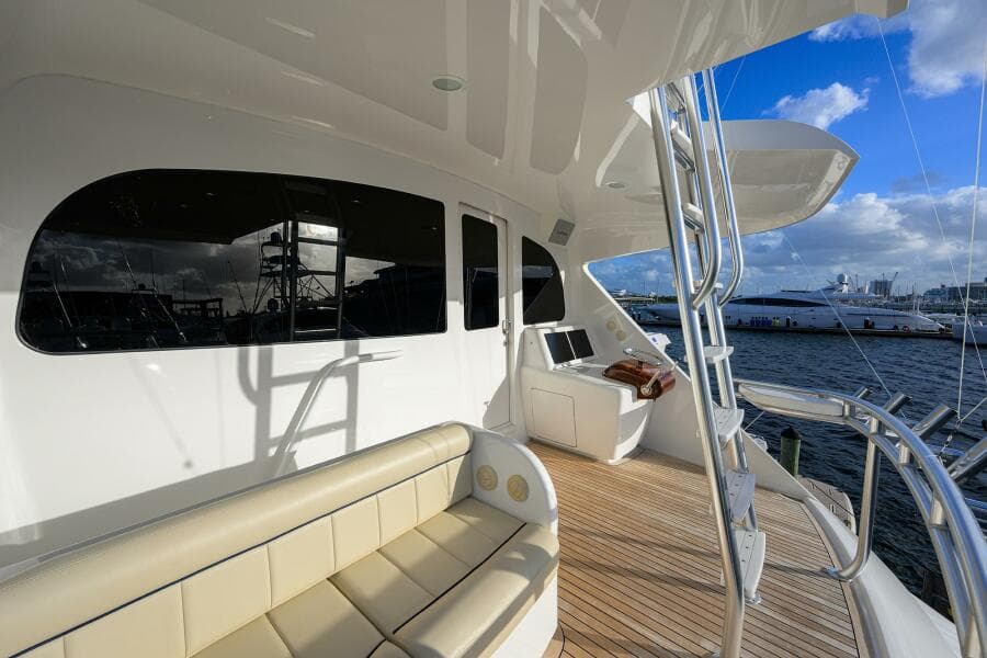 Viking 92 CHINA TIME - Enclosed Flybridge Aft Deck