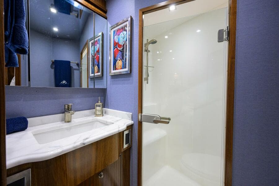 Viking 92 CHINA TIME - Forward Port Guest Head