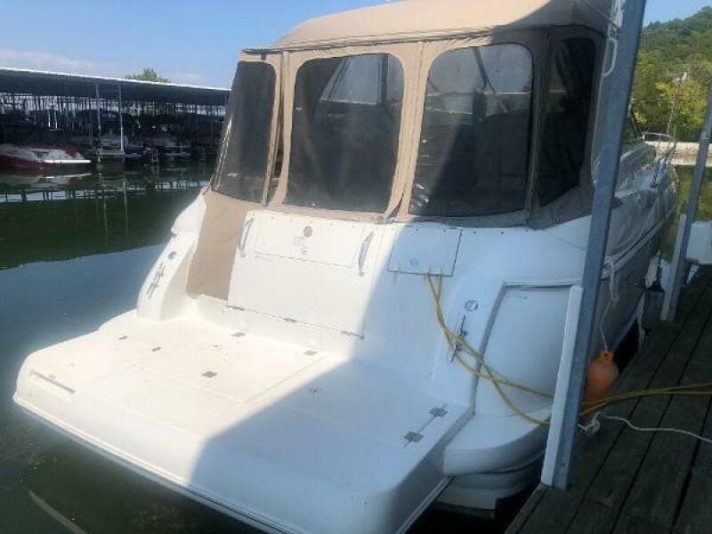 2001 Cruisers Yachts 3672 Express